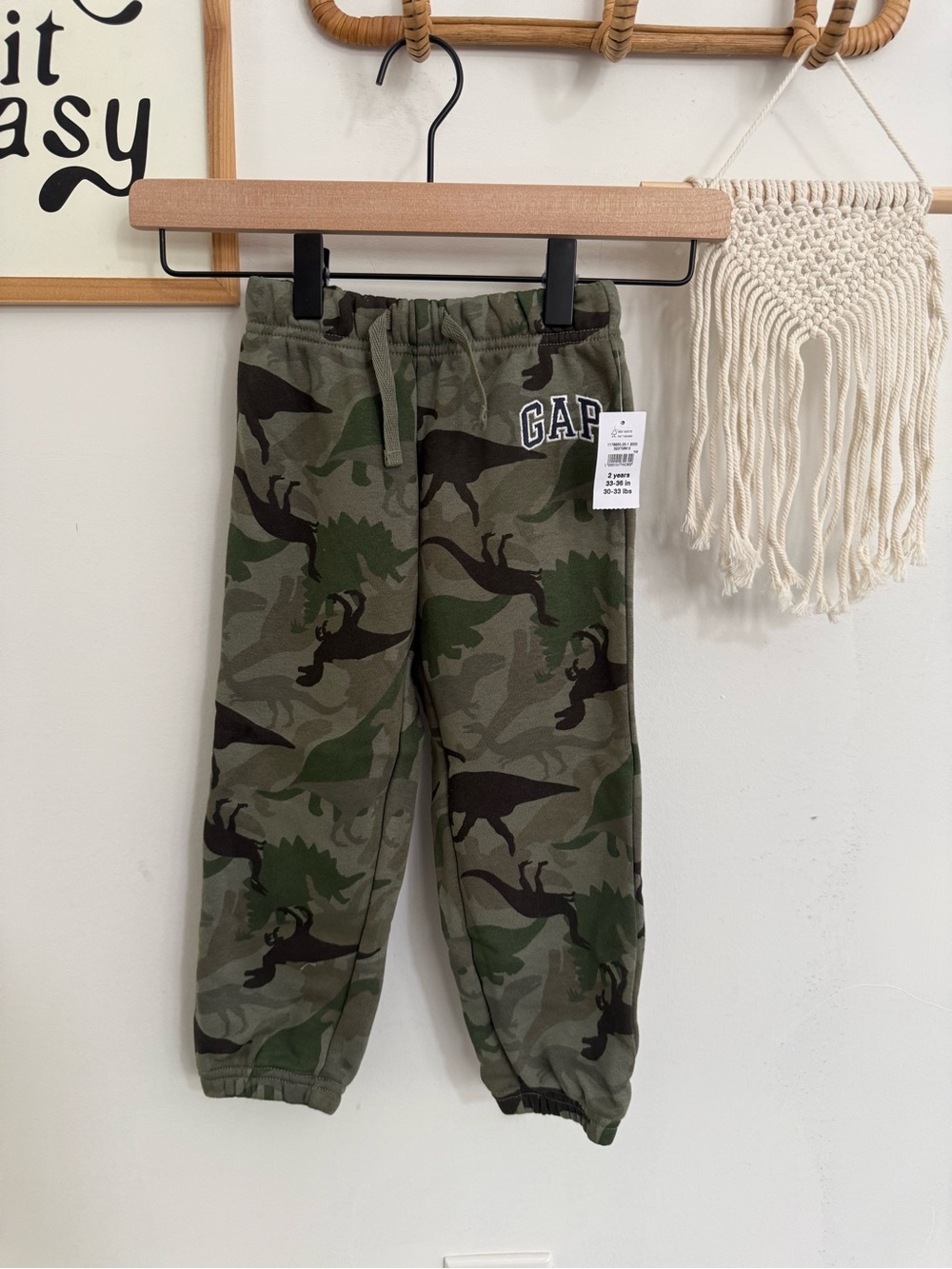 GAP - 2y - NWT camo dino sweatpants